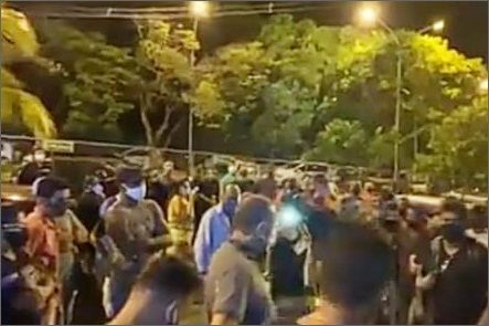 Policiais promovem manifestação no Foral da Barra pela morte de Wesley  Soares - BAHIA NO AR